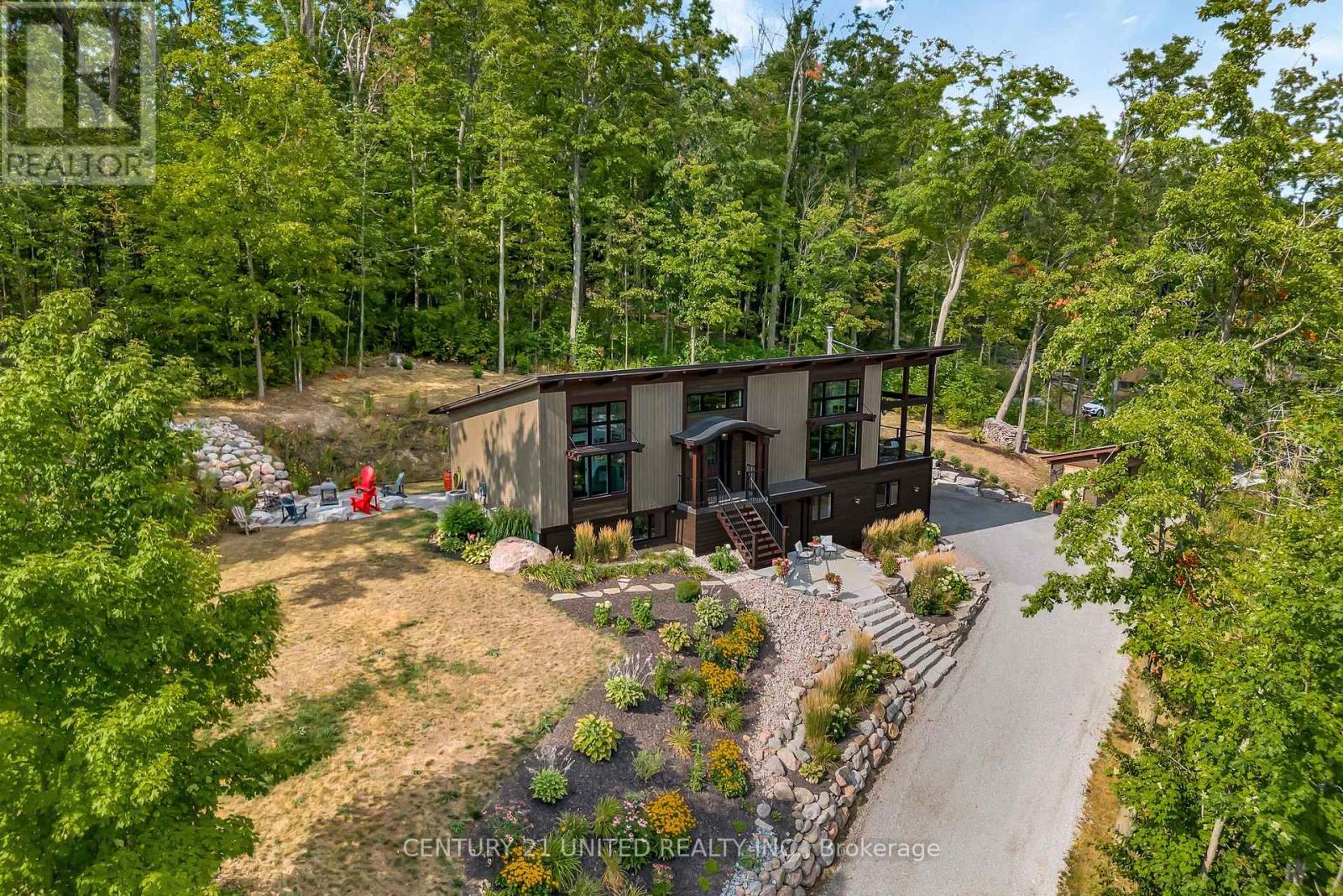 72 DARLING DRIVE - 43