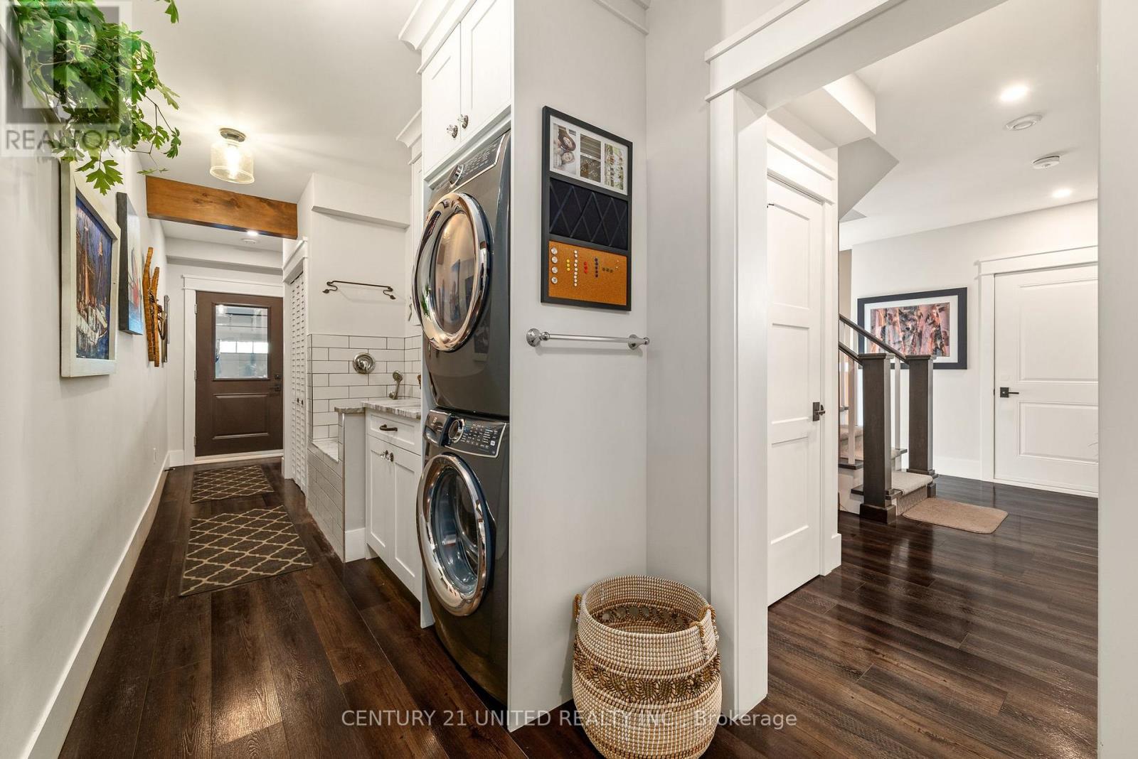 72 DARLING DRIVE - 30