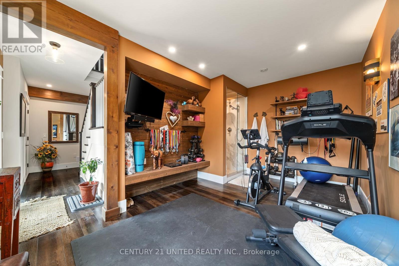 72 DARLING DRIVE - 34