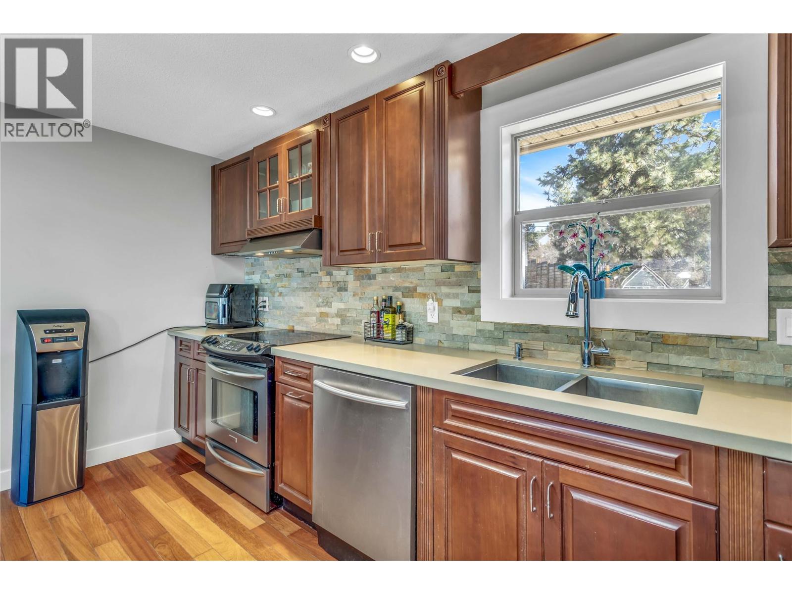 16621 Maki Road - 13
