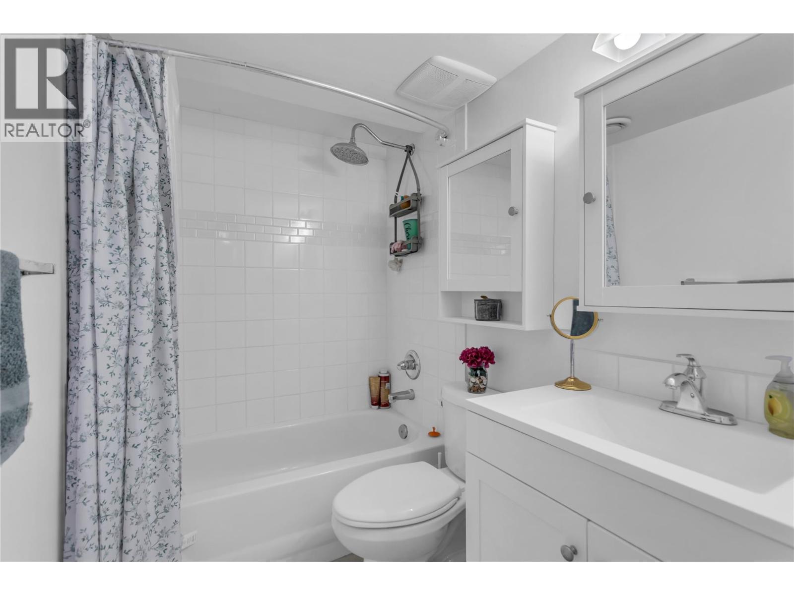 16621 Maki Road, Lake Country