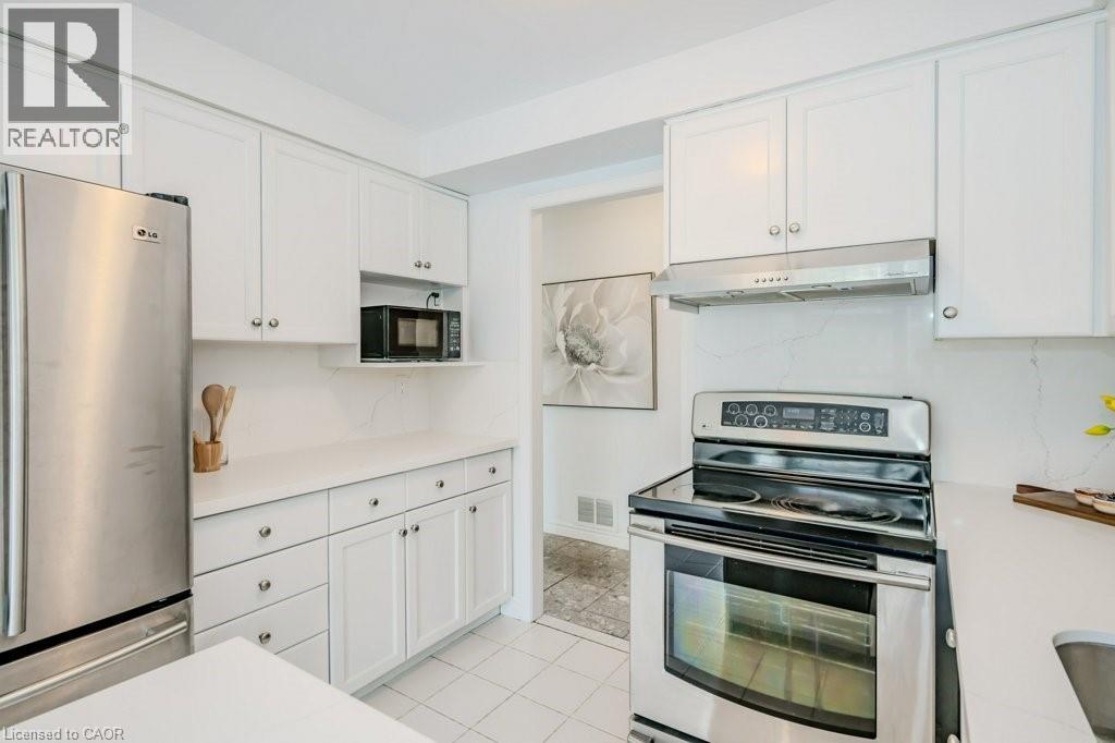 #302 (B) 67 CAROLINE STREET S - 13