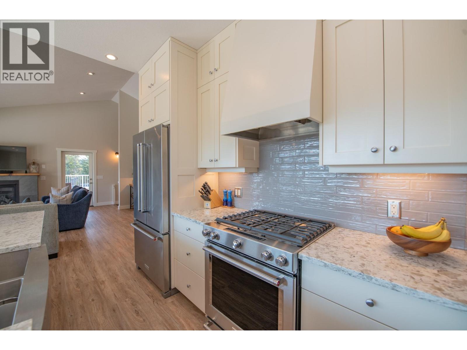 6137 LINE 17 ROAD - 22