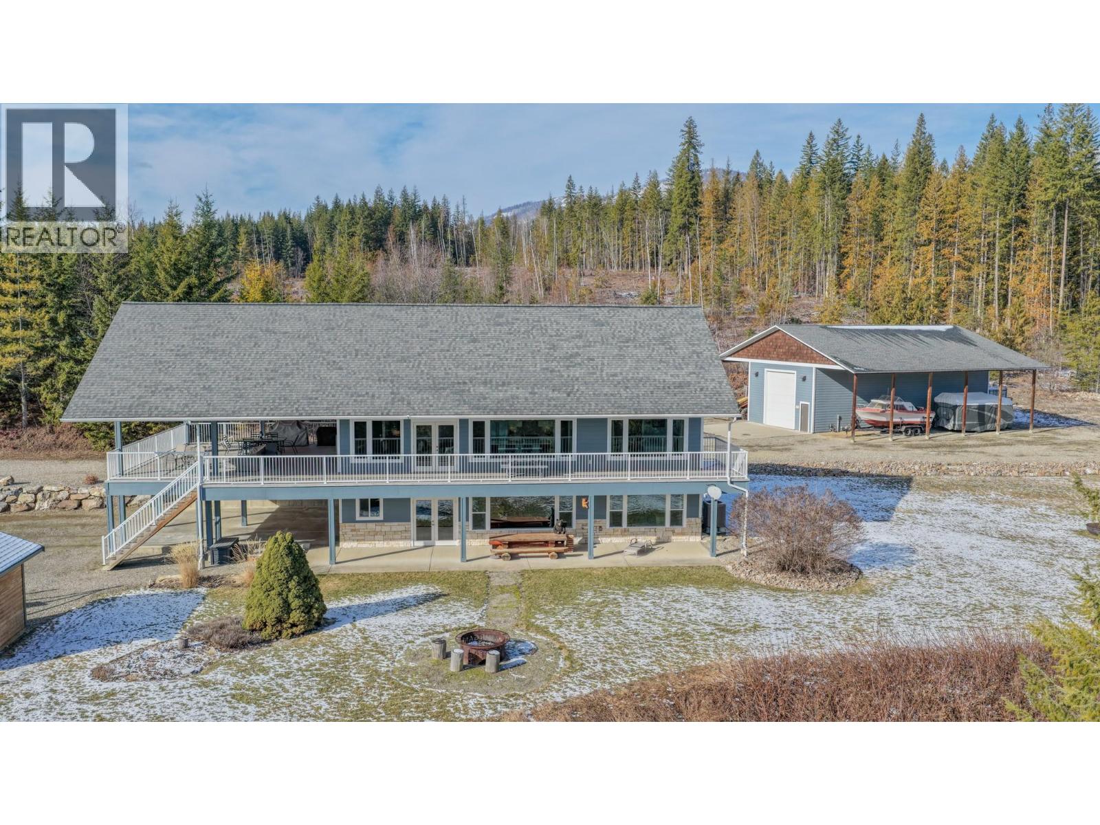 6137 Line 17 Road - Photo 2 of 84, Magna Bay, British Columbia