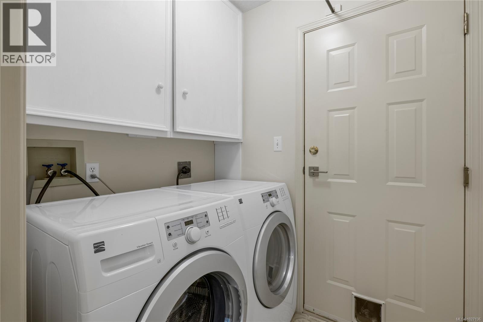 #2 4752 UPLANDS DR - 22