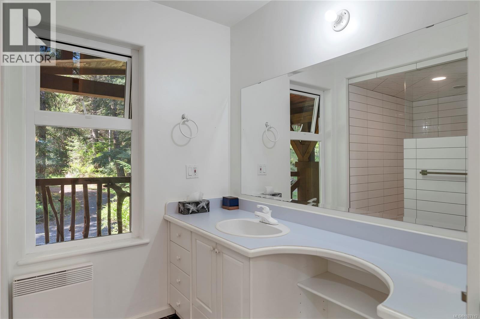 1747 Hyacinthe Bay Rd - 39