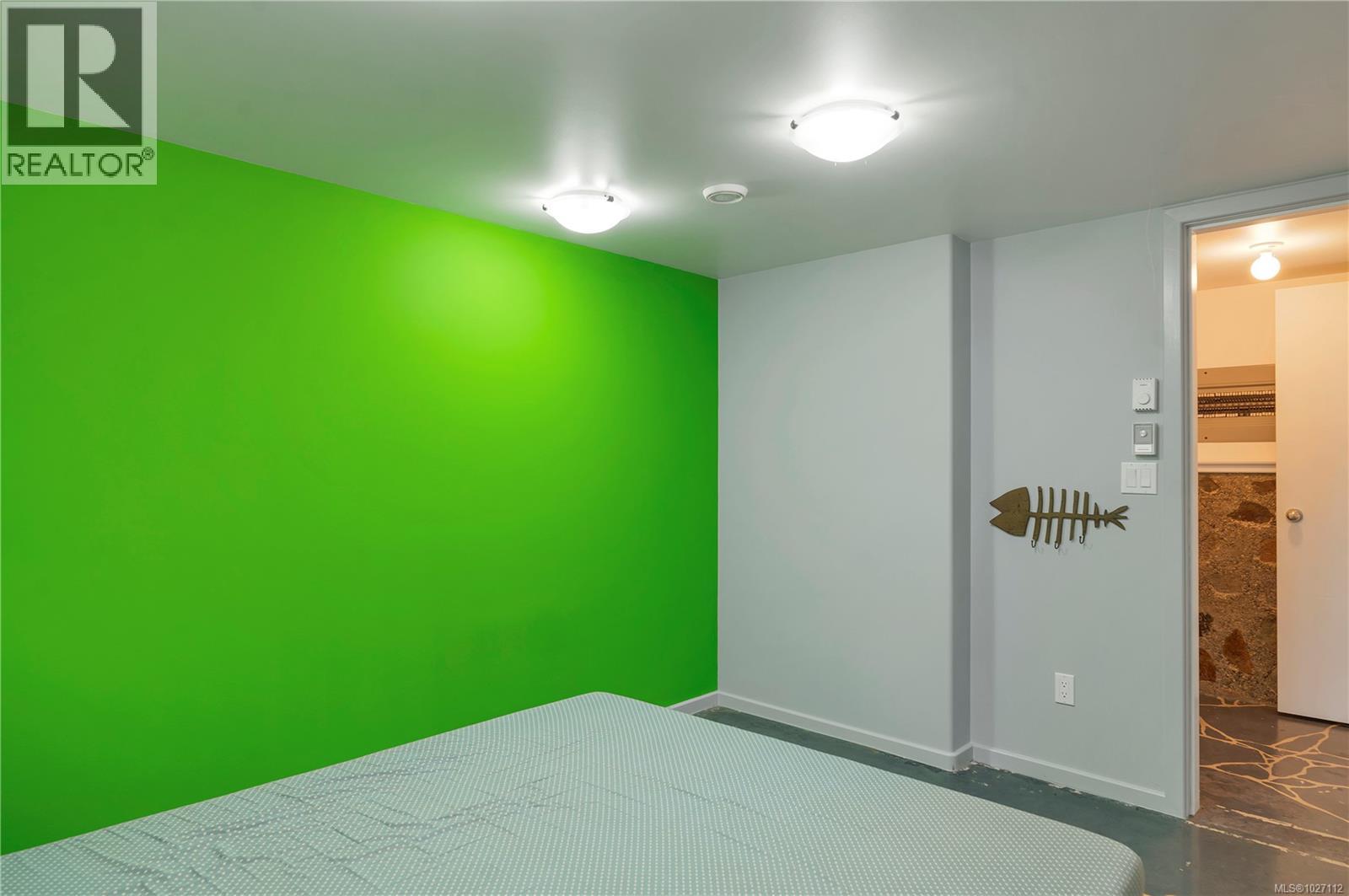 1747 HYACINTHE BAY RD - 66