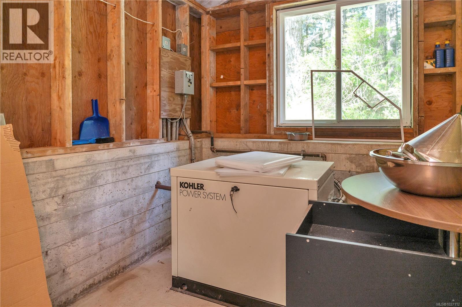 1747 HYACINTHE BAY RD - 86