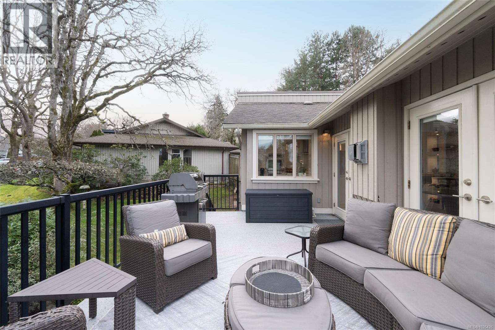  1662 Barksdale Drive, Saanich