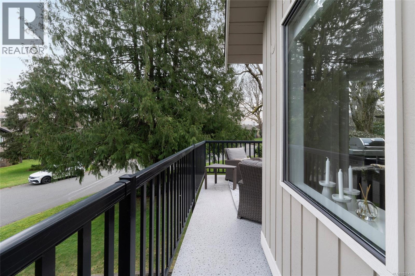  1662 Barksdale Drive, Saanich