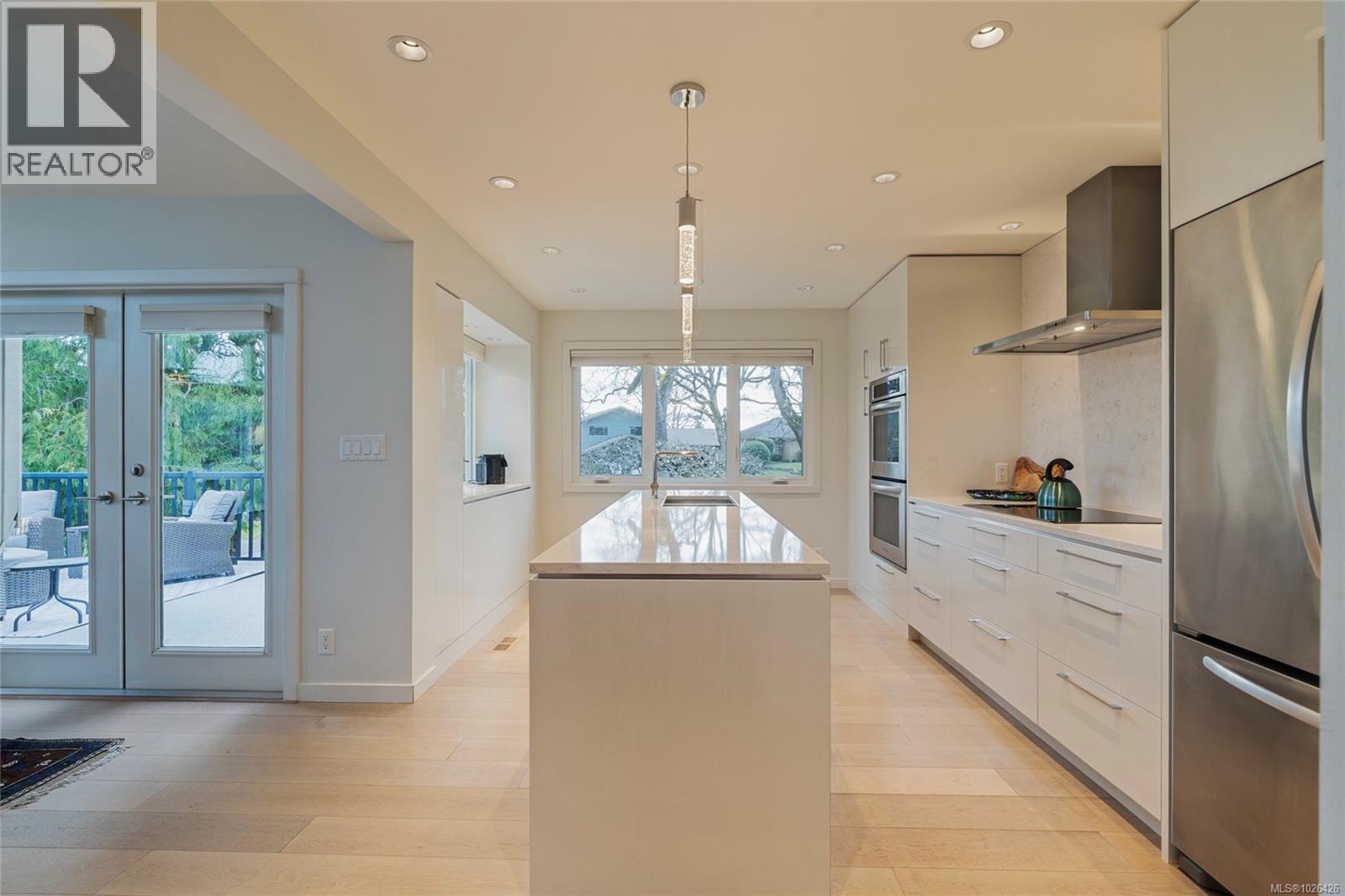  1662 Barksdale Drive, Saanich