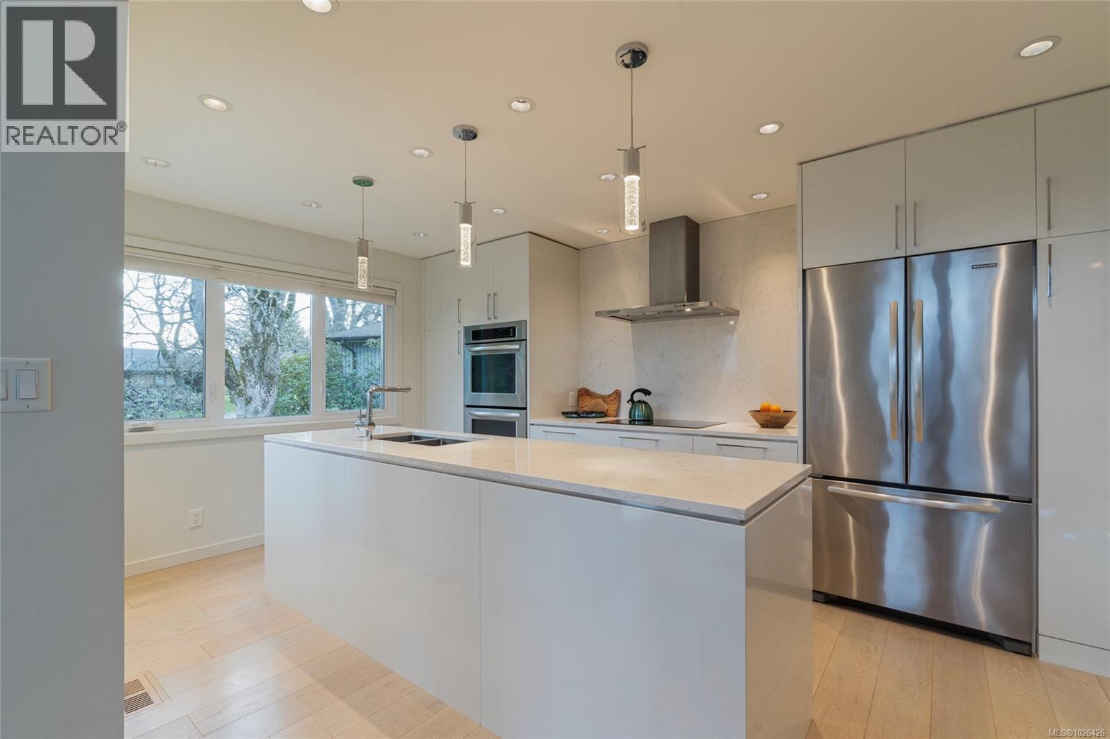  1662 Barksdale Drive, Saanich