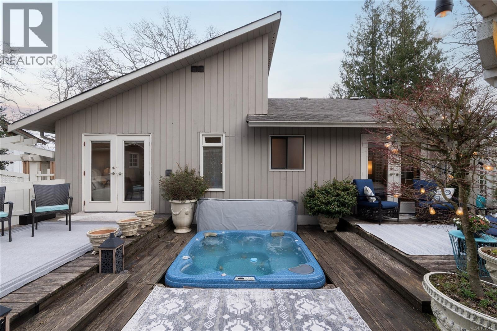  1662 Barksdale Drive, Saanich