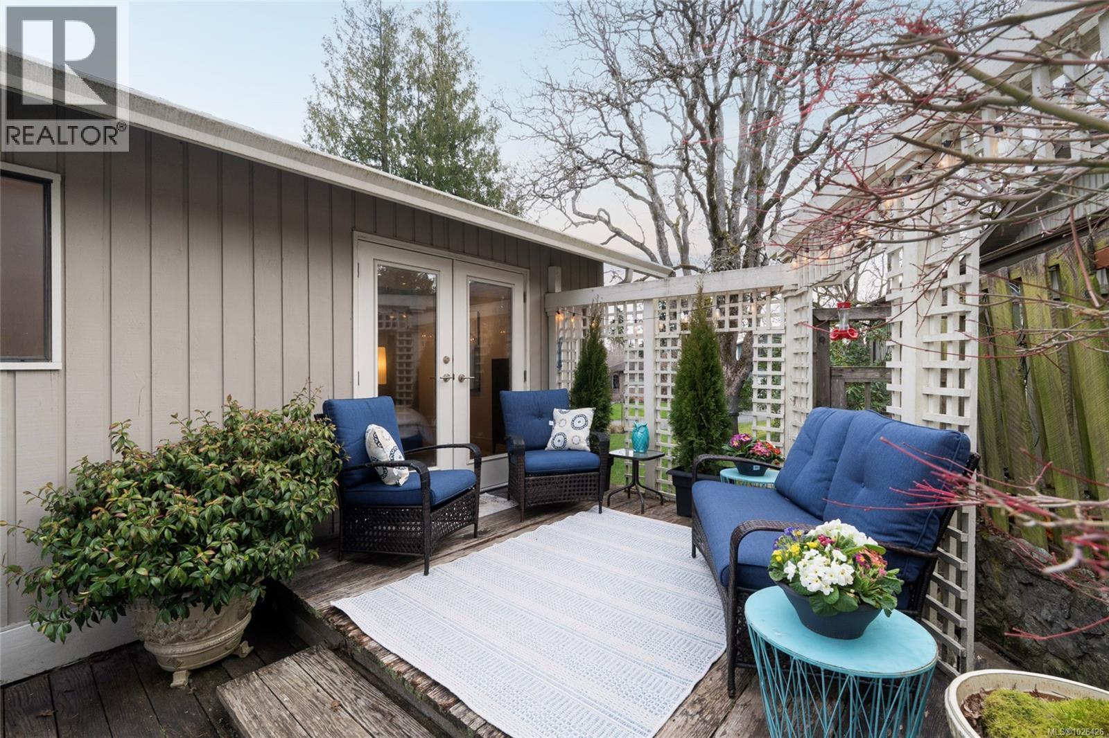  1662 Barksdale Drive, Saanich