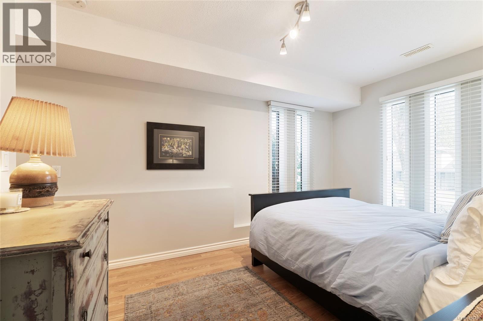  1662 Barksdale Drive, Saanich