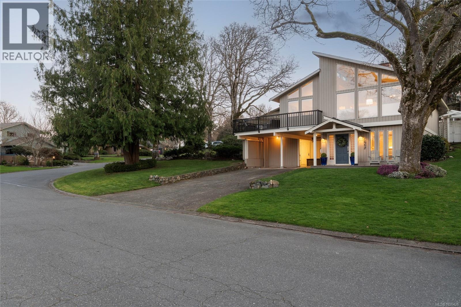  1662 Barksdale Drive, Saanich