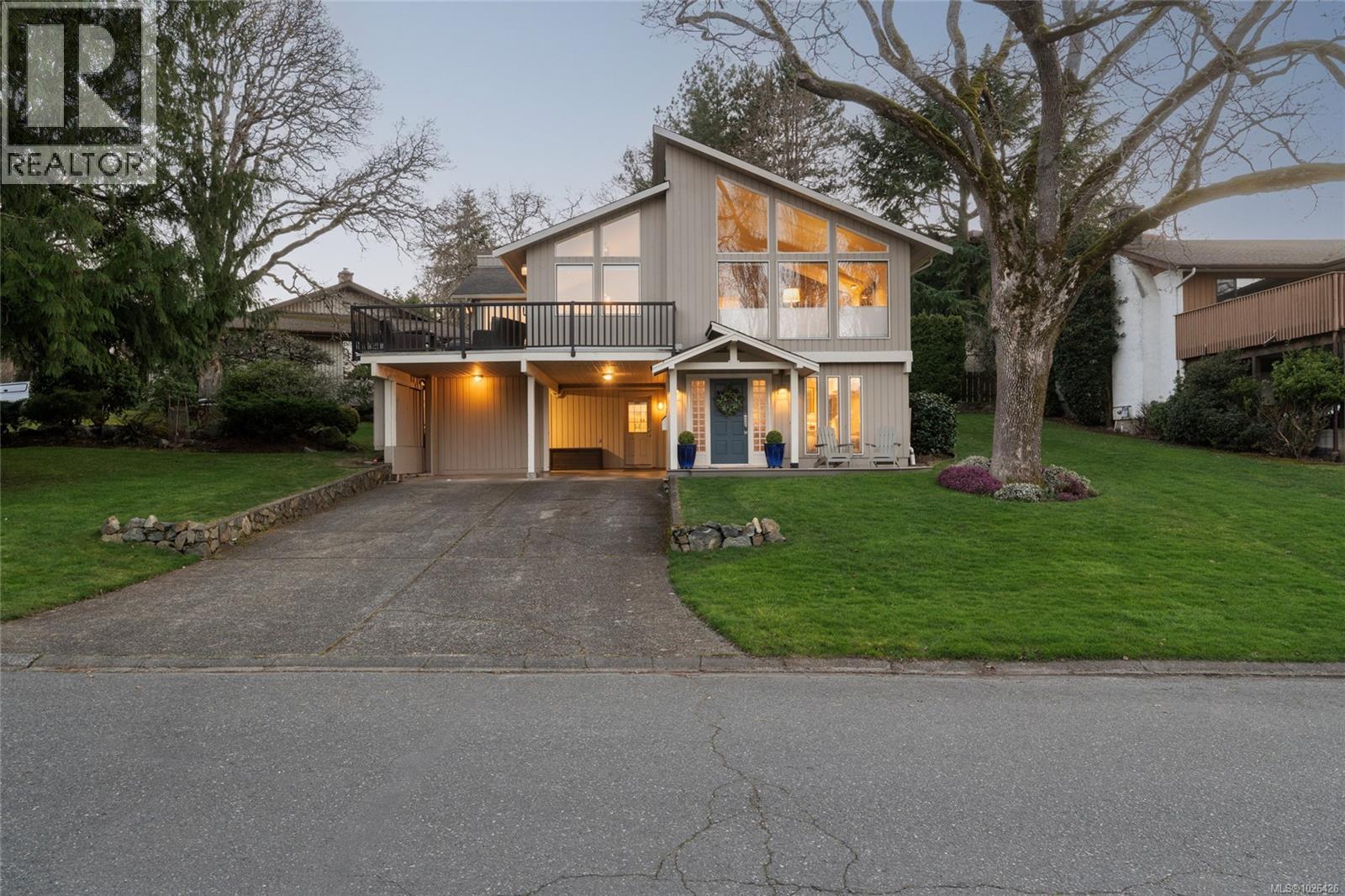  1662 Barksdale Drive, Saanich