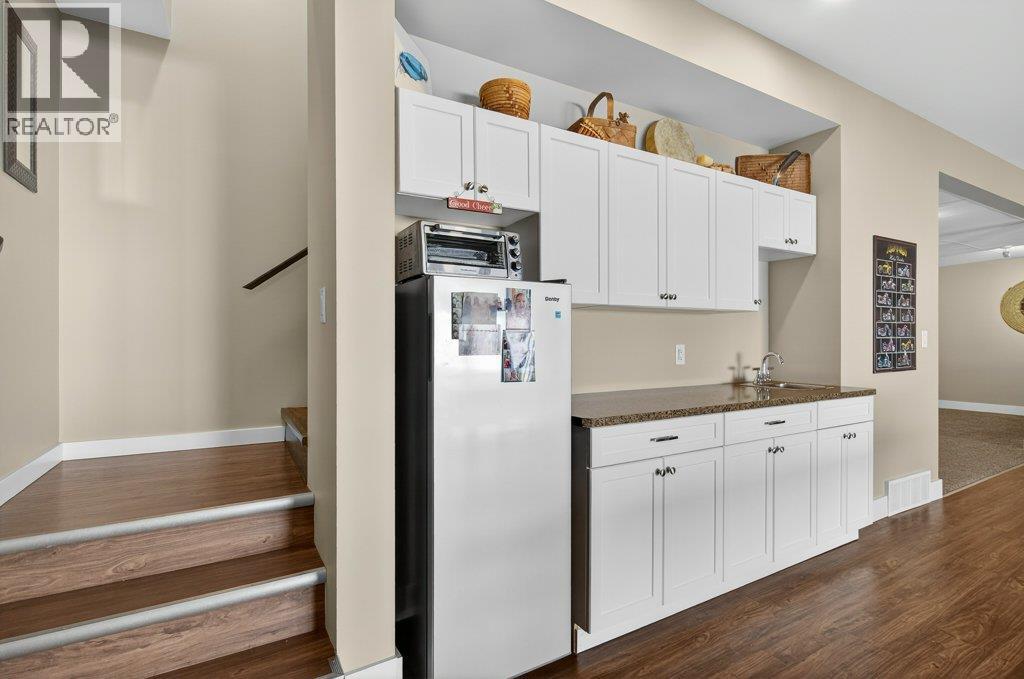 1221 23 Street SE, Salmon Arm