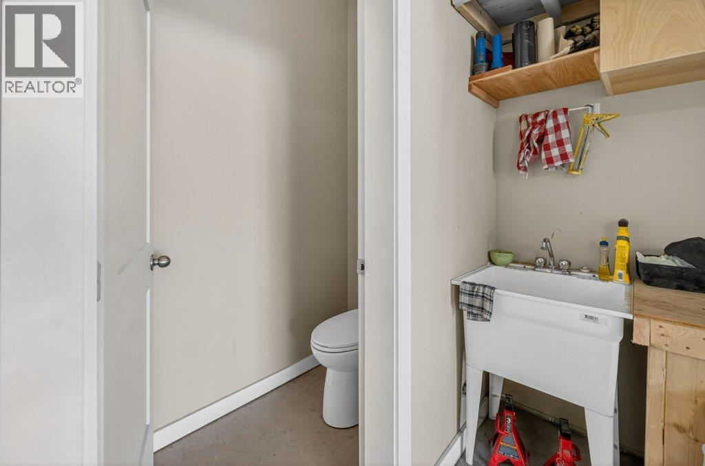 1221 23 Street SE, Salmon Arm