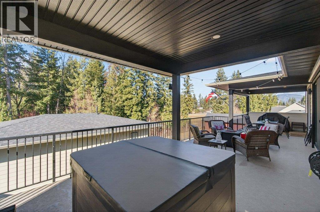 1221 23 Street SE, Salmon Arm