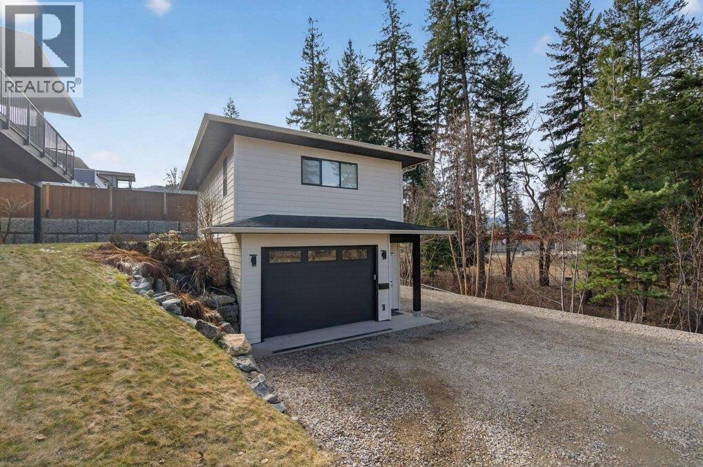 1221 23 Street SE, Salmon Arm