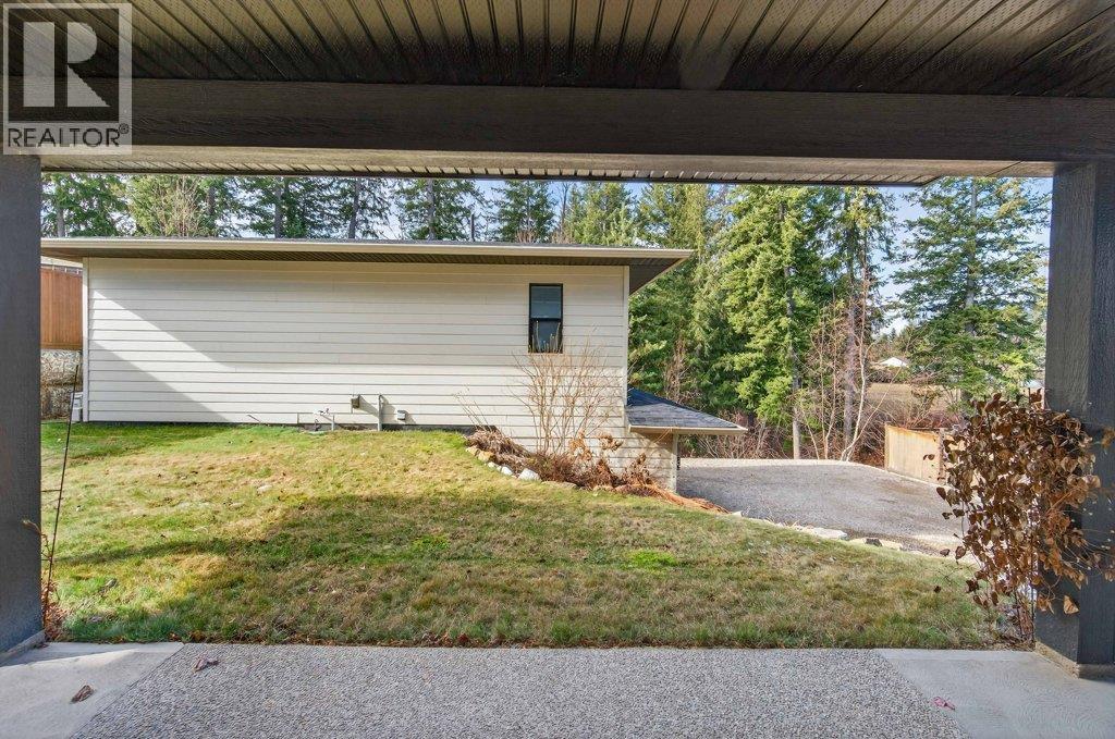1221 23 Street SE, Salmon Arm