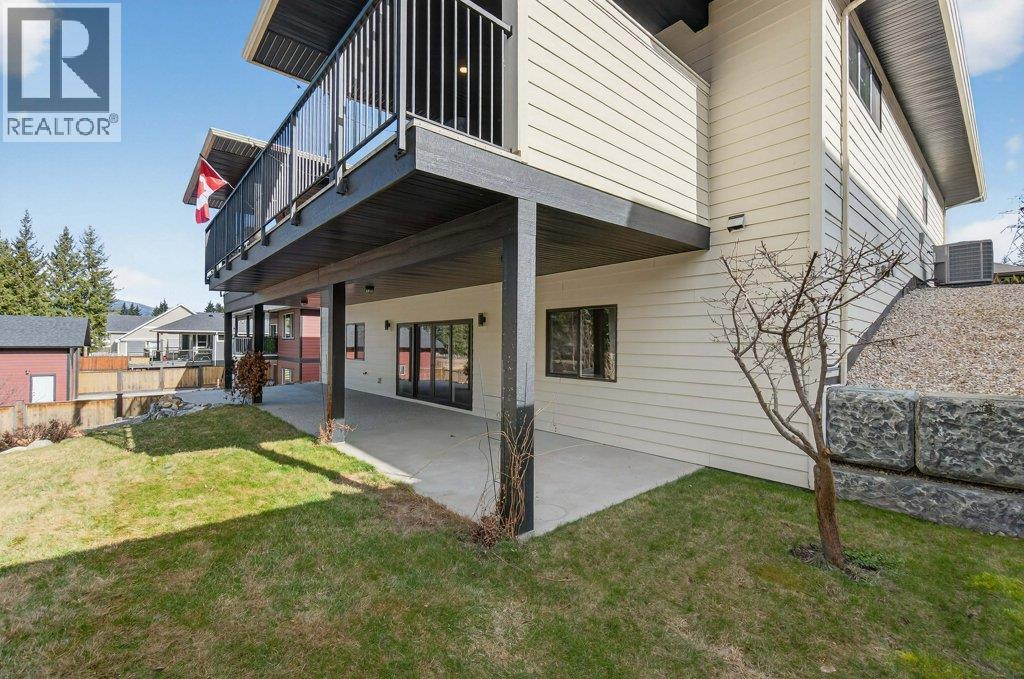 1221 23 Street SE, Salmon Arm