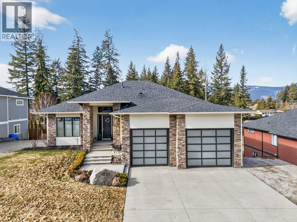 1221 23 Street SE, Salmon Arm