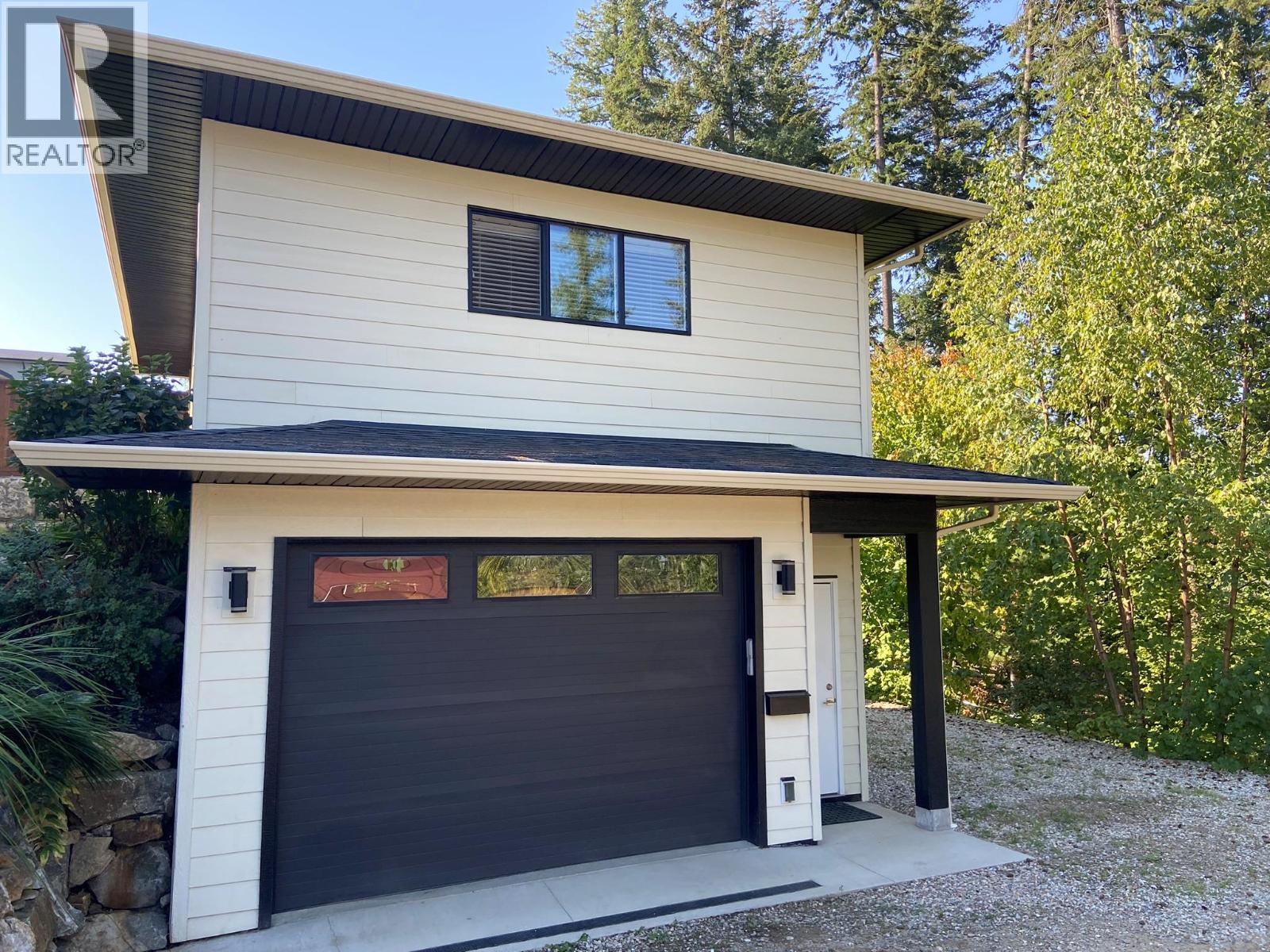 1221 23 Street SE, Salmon Arm