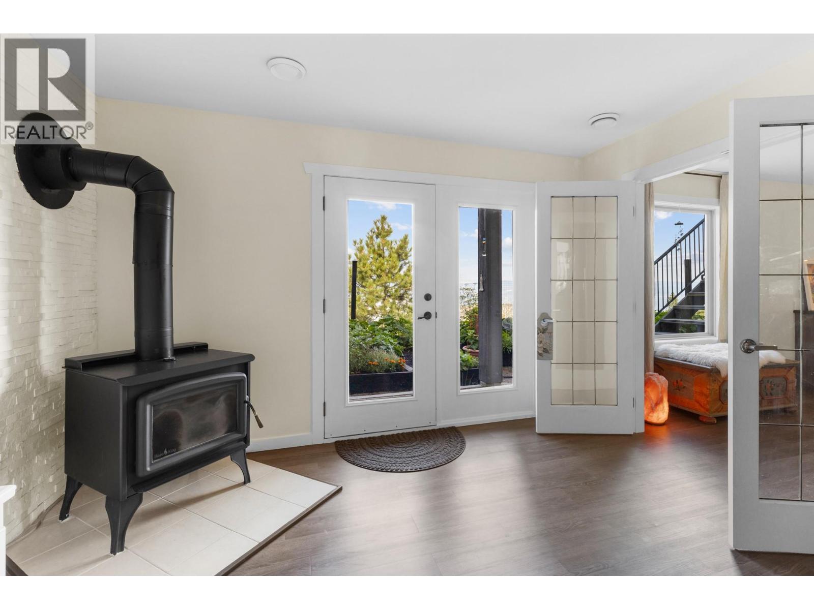 2286 CARMI Road, Penticton