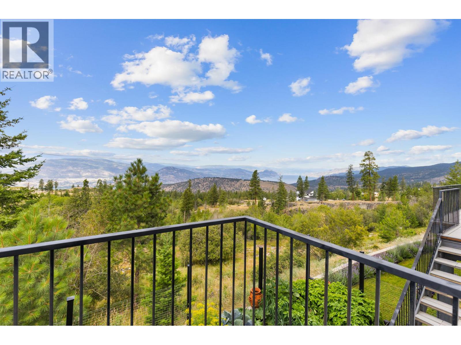 2286 CARMI Road, Penticton