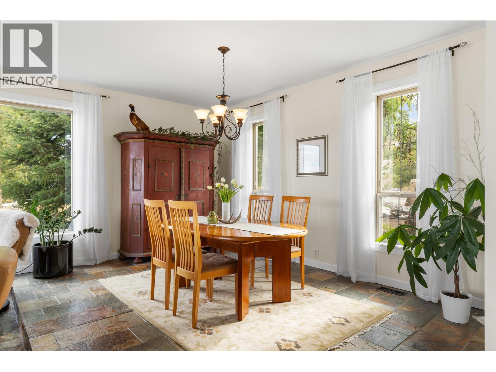 2286 CARMI Road, Penticton