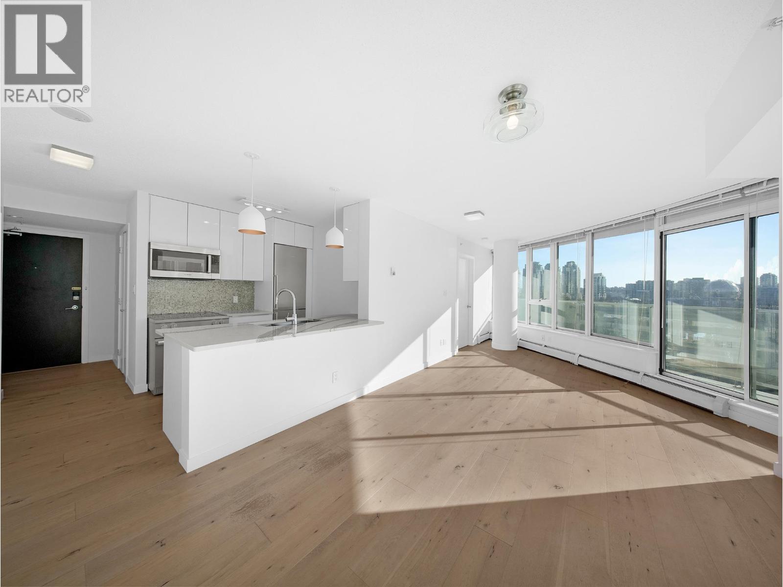 802 58 KEEFER PLACE - Main photo, Vancouver, British Columbia