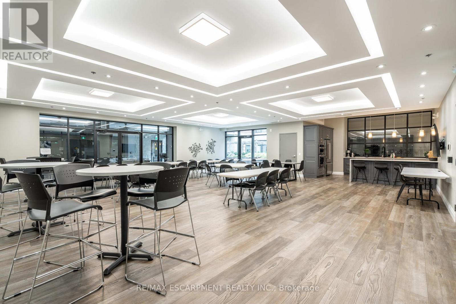 Single Family House for Sale in    REDFERN AVENUE Hamilton (Mountview) 