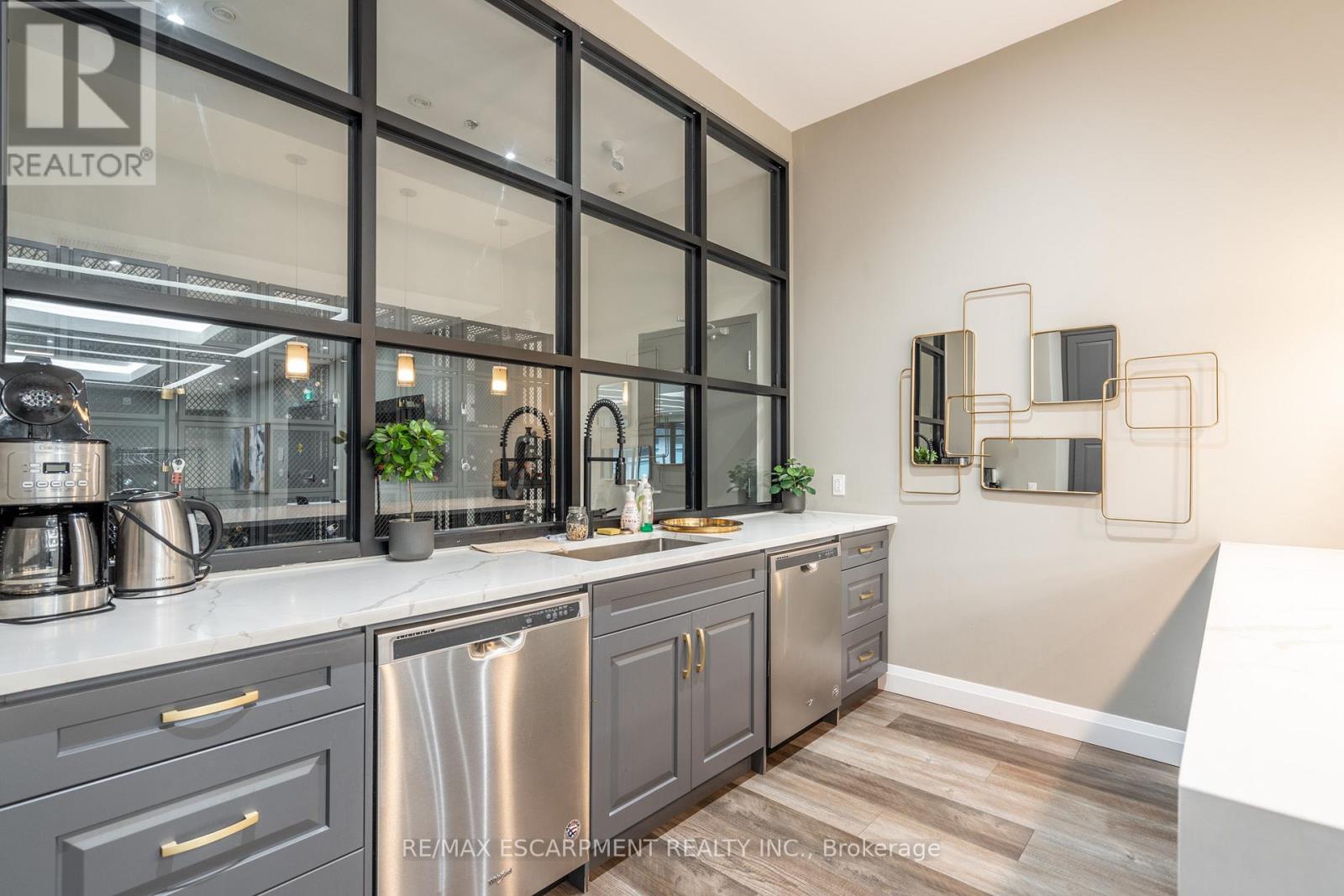 Single Family House for Sale in    REDFERN AVENUE Hamilton (Mountview) 