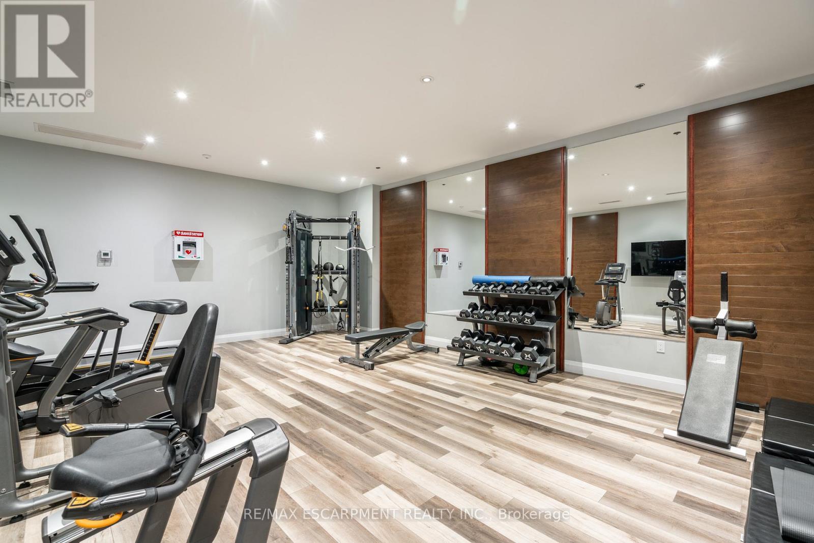 Single Family House for Sale in    REDFERN AVENUE Hamilton (Mountview) 