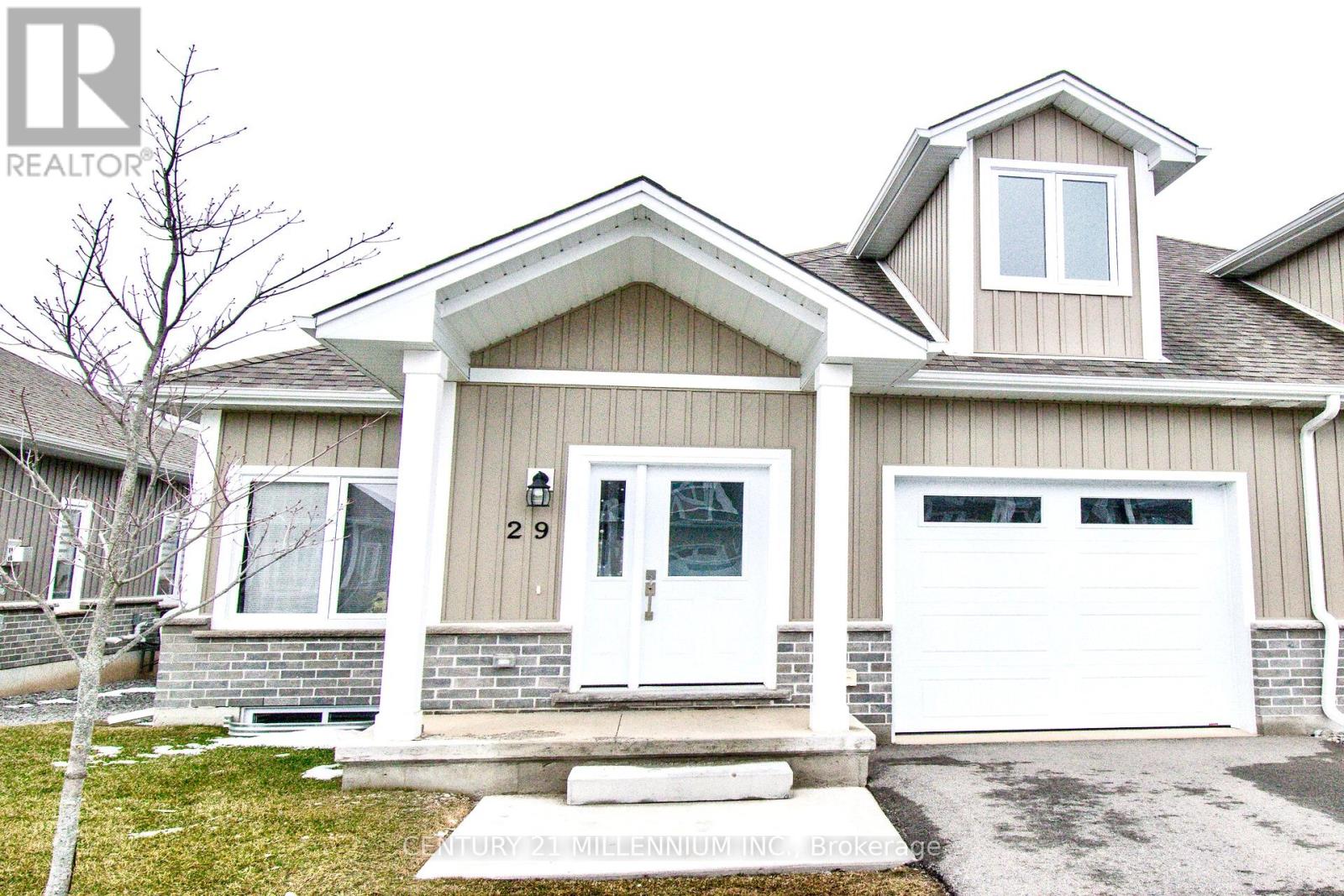 #29 744 NELSON STREET W - 1