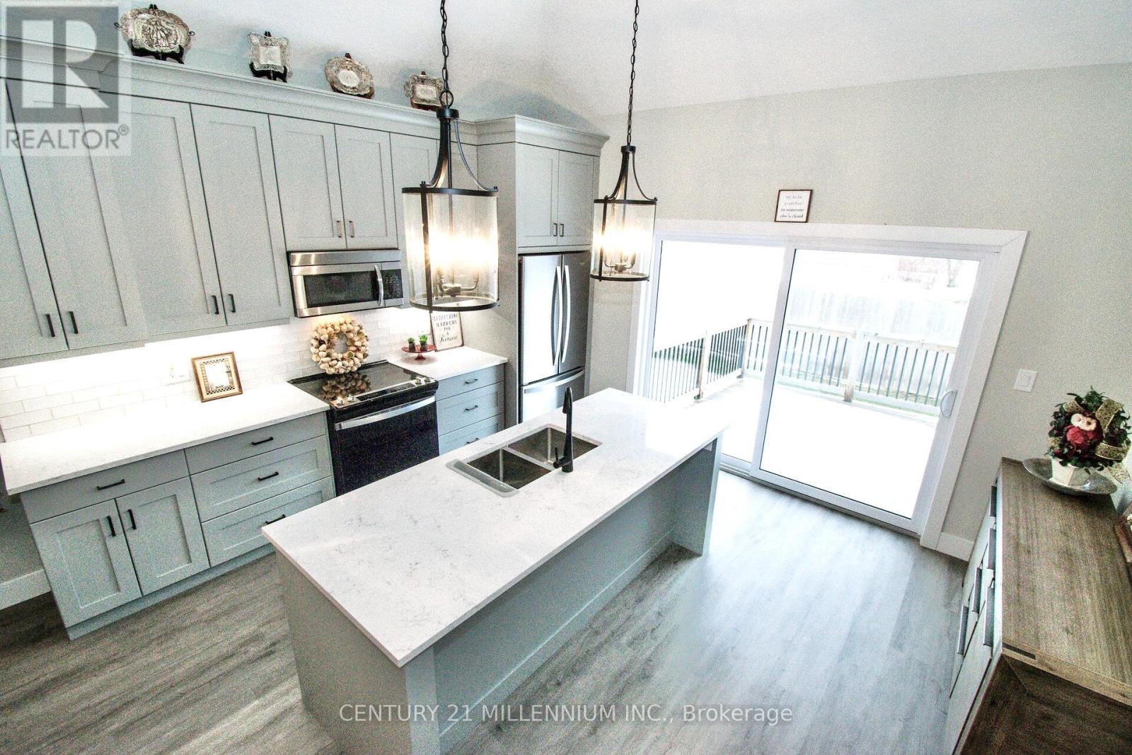 #29 744 NELSON STREET W - 15