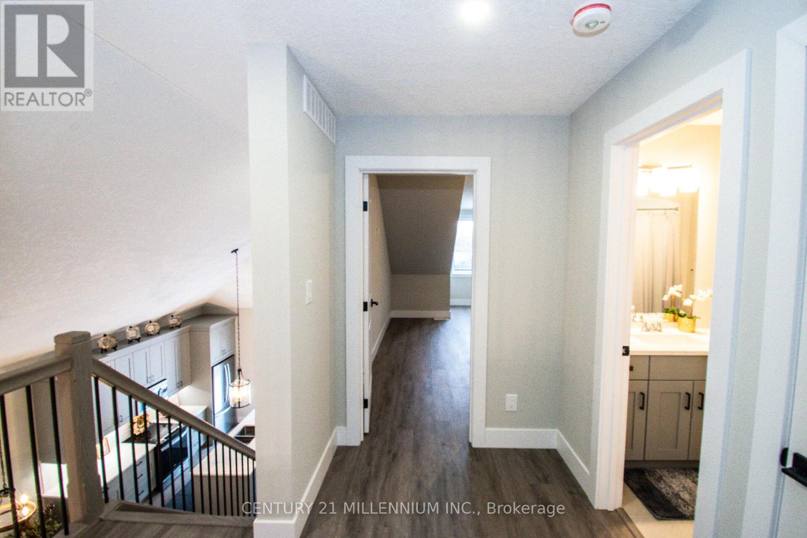 #29 744 NELSON STREET W - 27