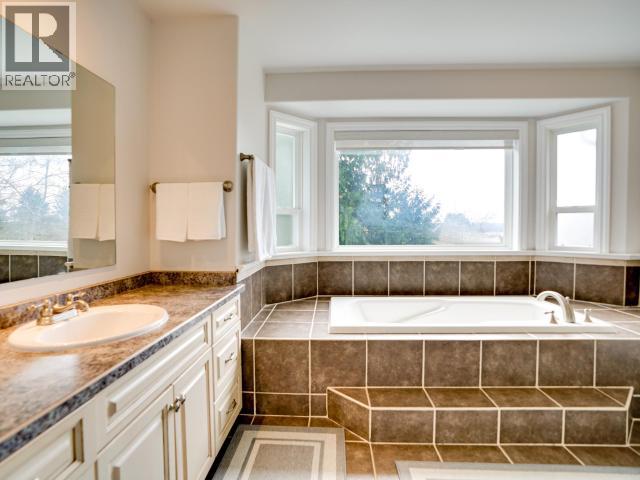 7160 KEMANO STREET, Powell River