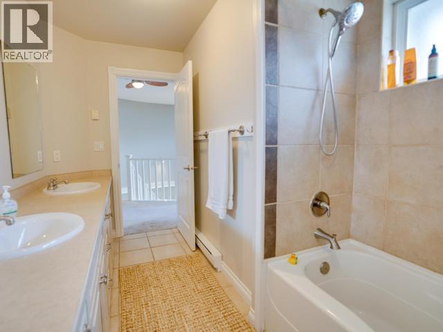 7160 KEMANO STREET, Powell River