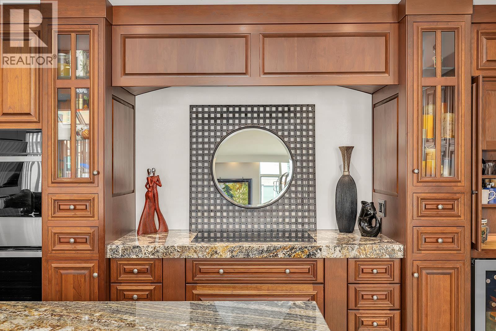 1702 1152 Sunset Drive, Kelowna