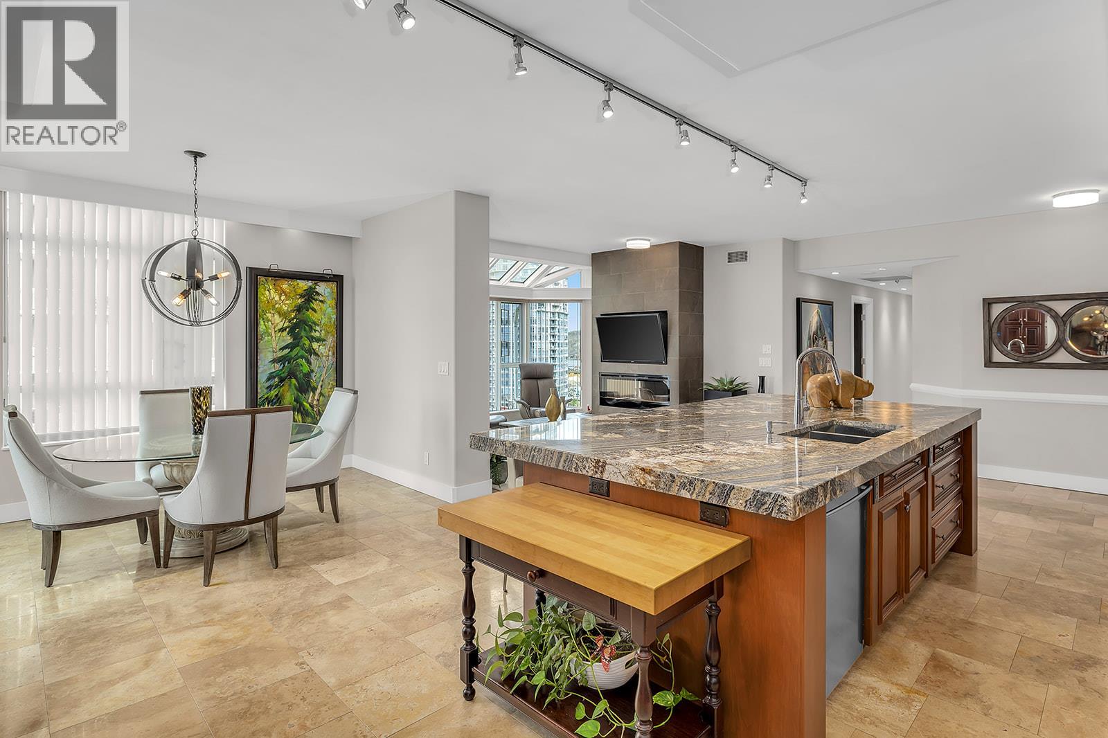 1702 1152 Sunset Drive, Kelowna