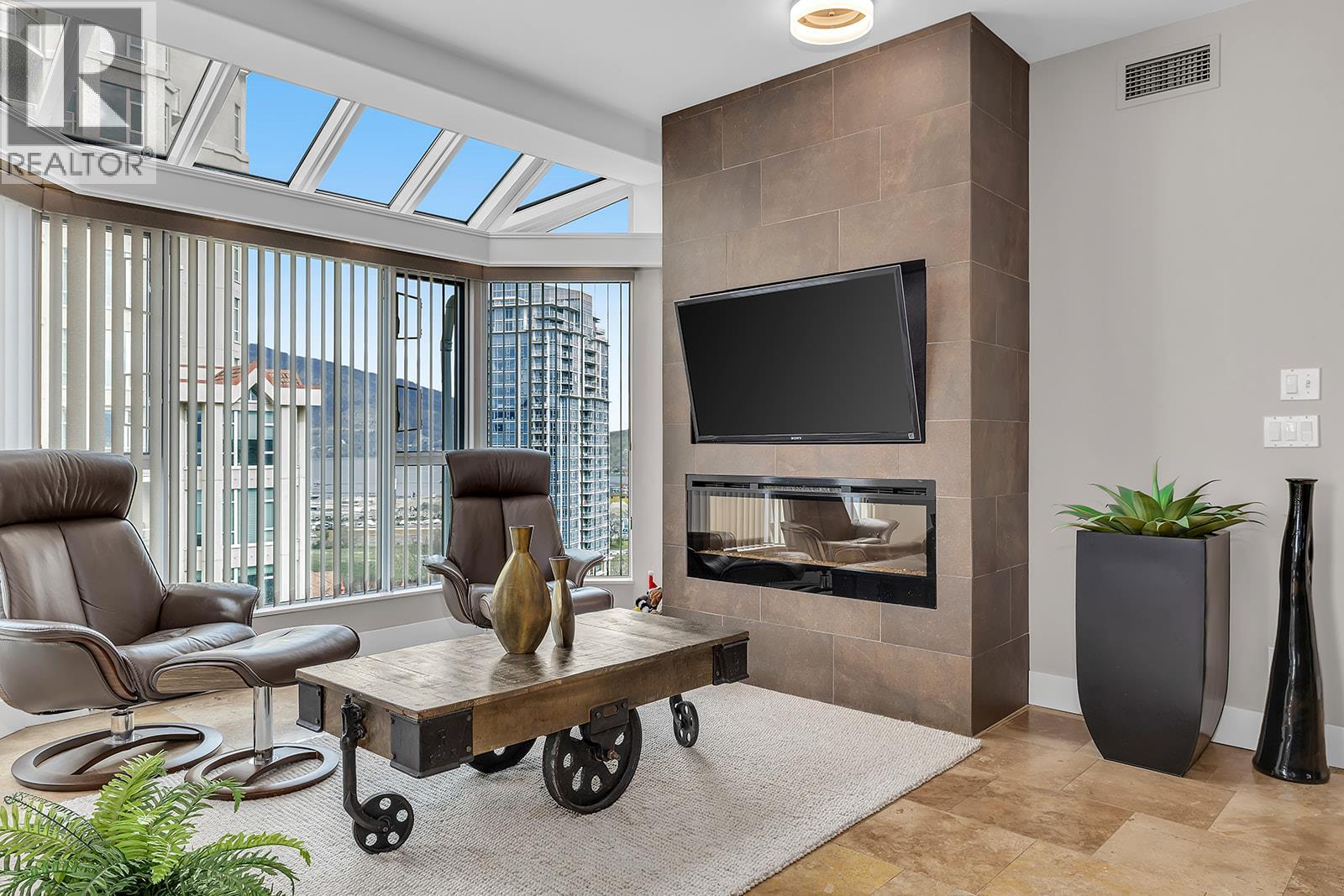 1702 1152 Sunset Drive, Kelowna