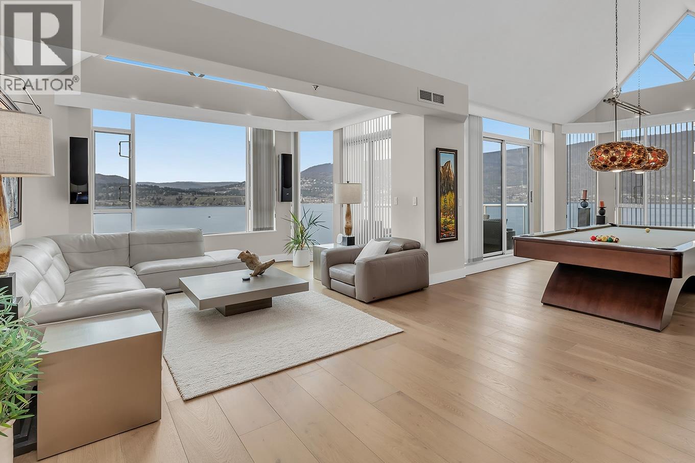 1702 1152 Sunset Drive, Kelowna