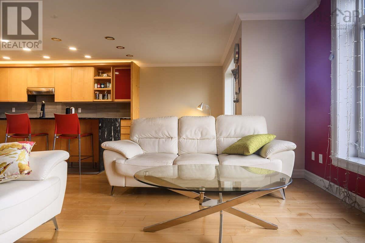 Property 9 of 25 of 3871 Mont Blanc