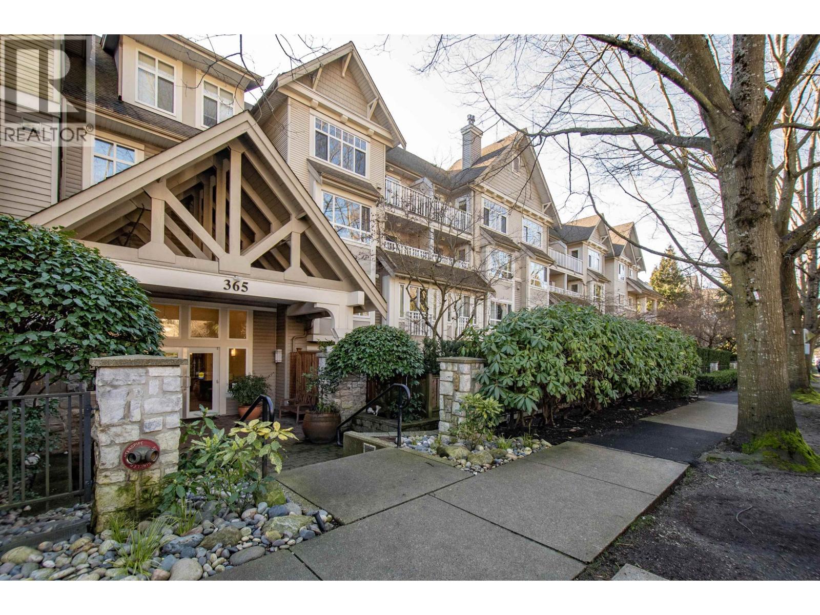 409 365 E 1ST STREET - Main photo, North Vancouver, British Columbia