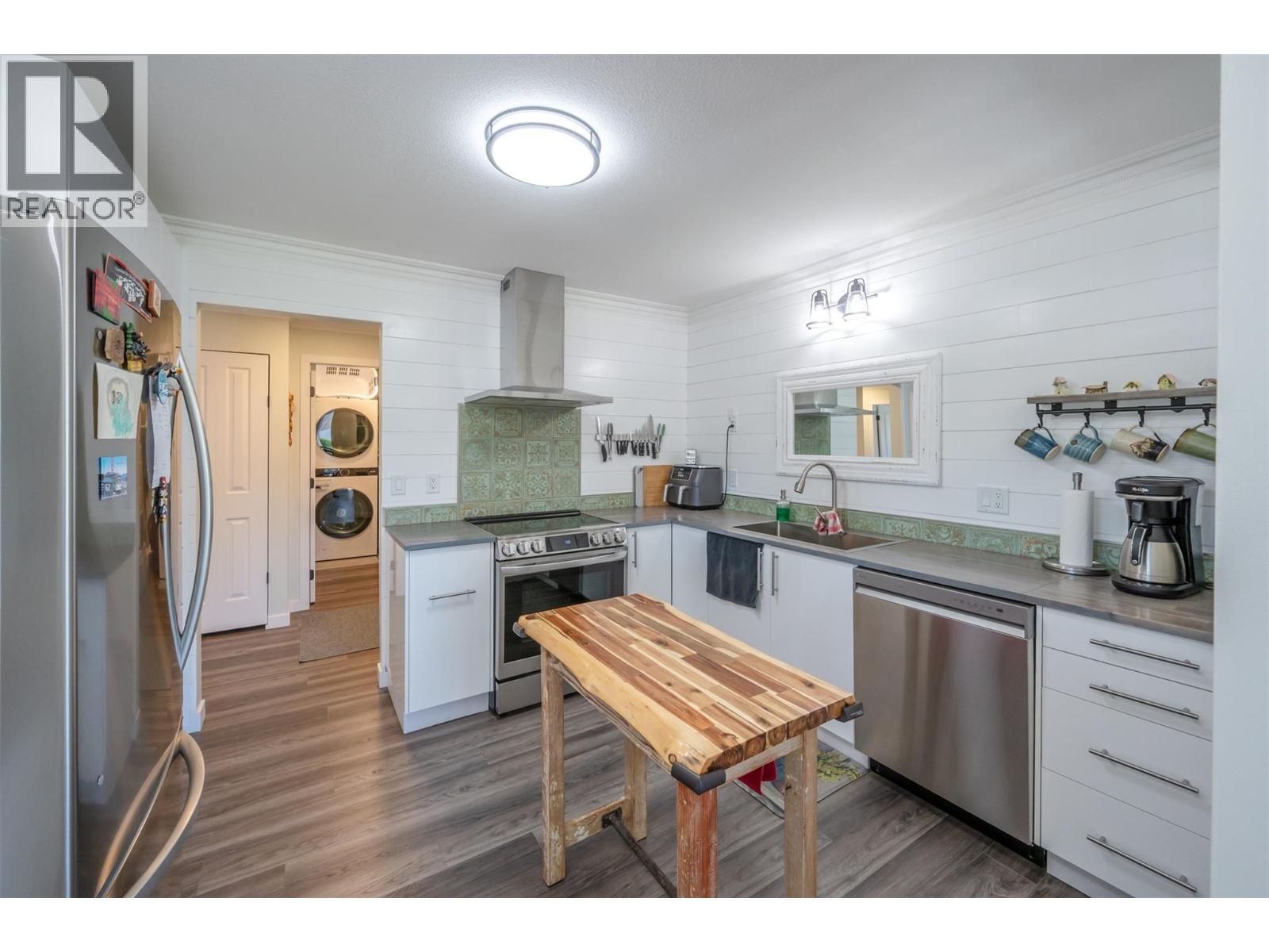 8905 Pineo Court Unit# 208, Summerland
