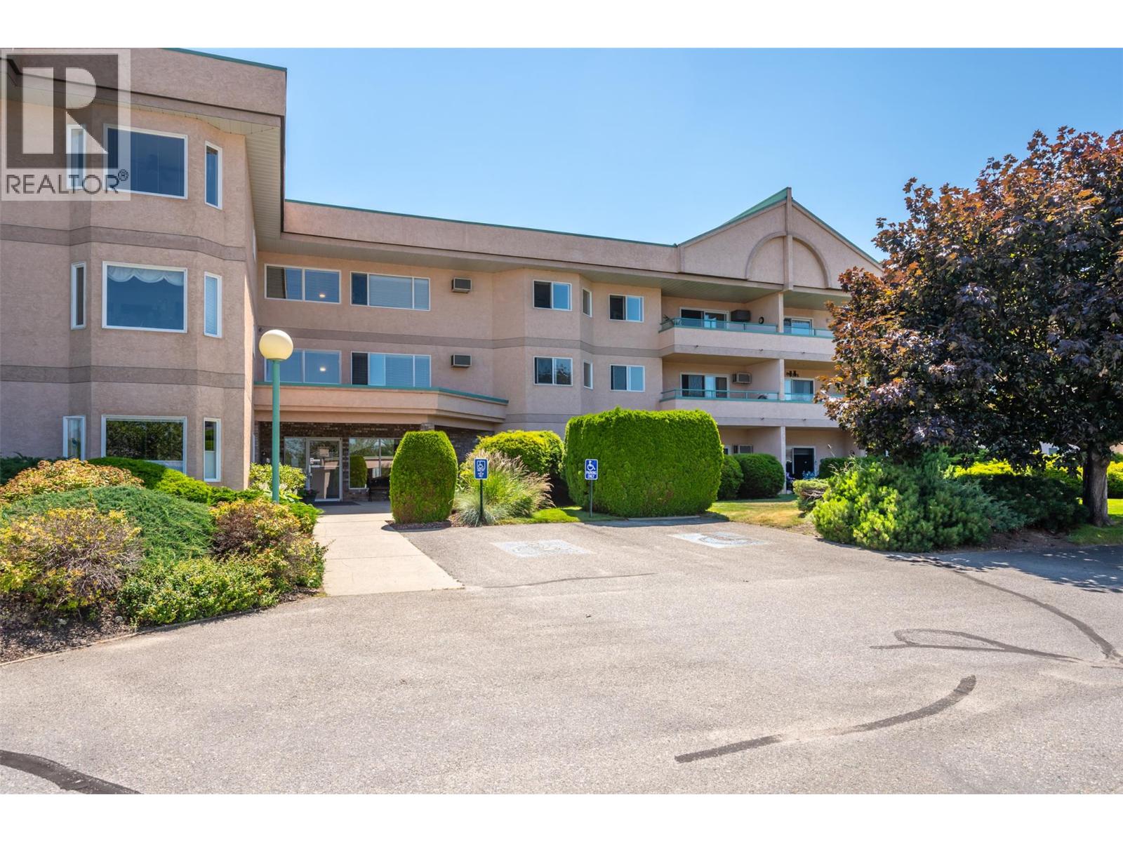 8905 Pineo Court Unit# 208, Summerland