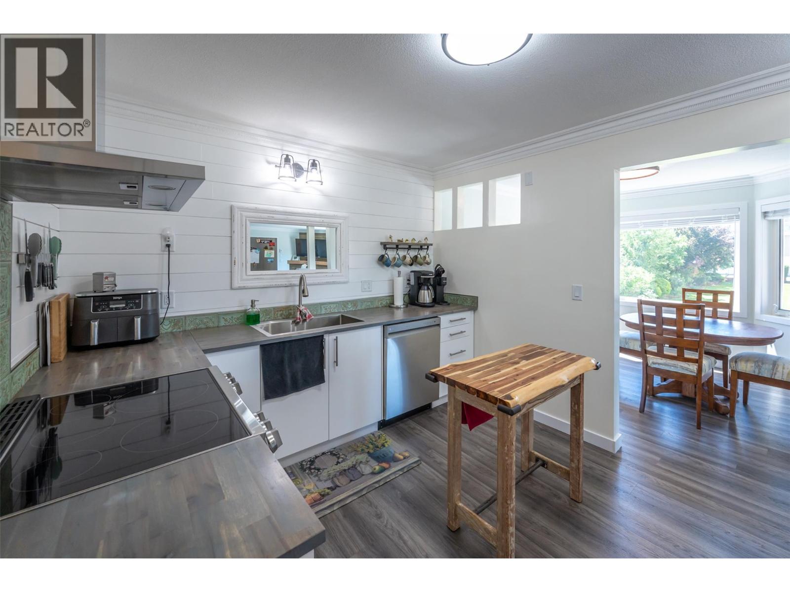 8905 Pineo Court Unit# 208, Summerland